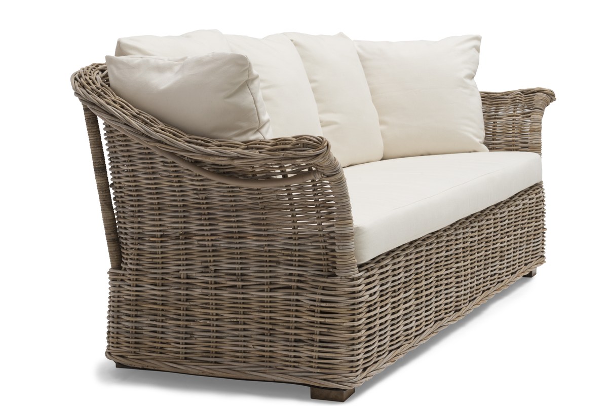 Edsklinta Rattansofa natur mit weißen Kissen von Hillerstorp