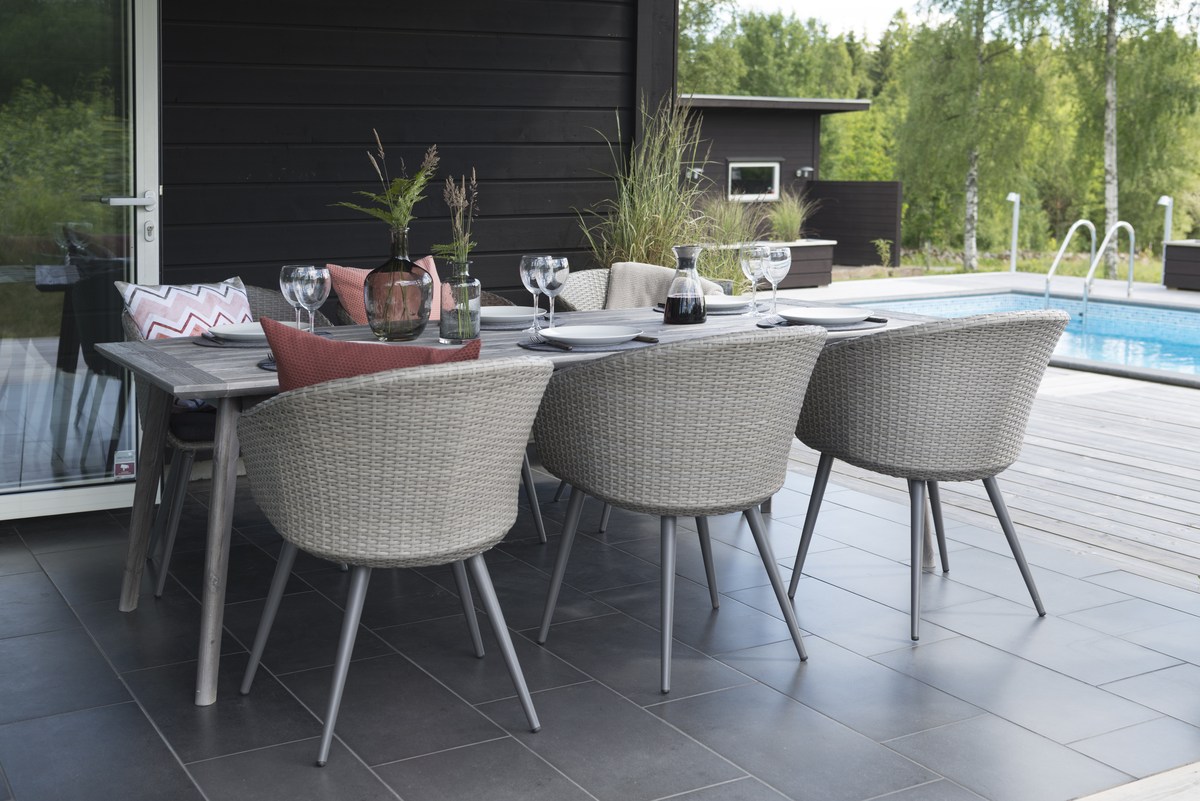 Valletta Tisch FSC-Holz Vintageoptik grau mit Alu-Beinen