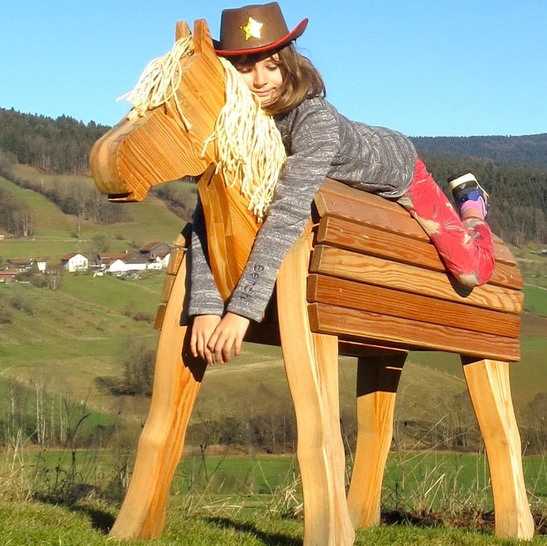 Holzpferd "Aurora" aus Douglasie, für Kinderzimmer und Garten