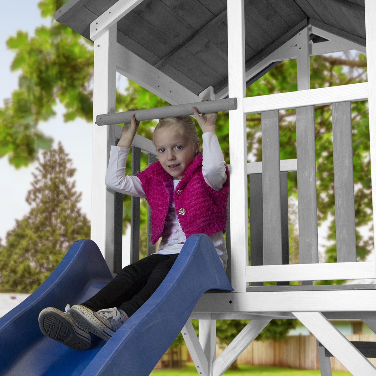 Spielturm Beach Tower Swing grau/weiß mit Rutsche blau