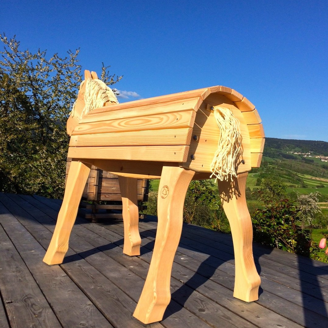 Holzpferd "Aurora" aus Douglasie, für Kinderzimmer und Garten