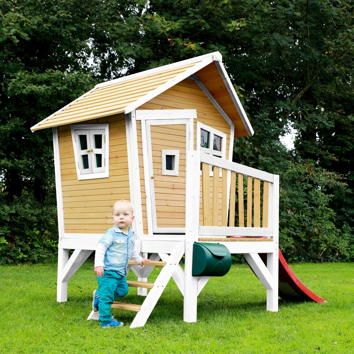 AXI Spielhaus Robin braun/weiß mit Rutsche rot