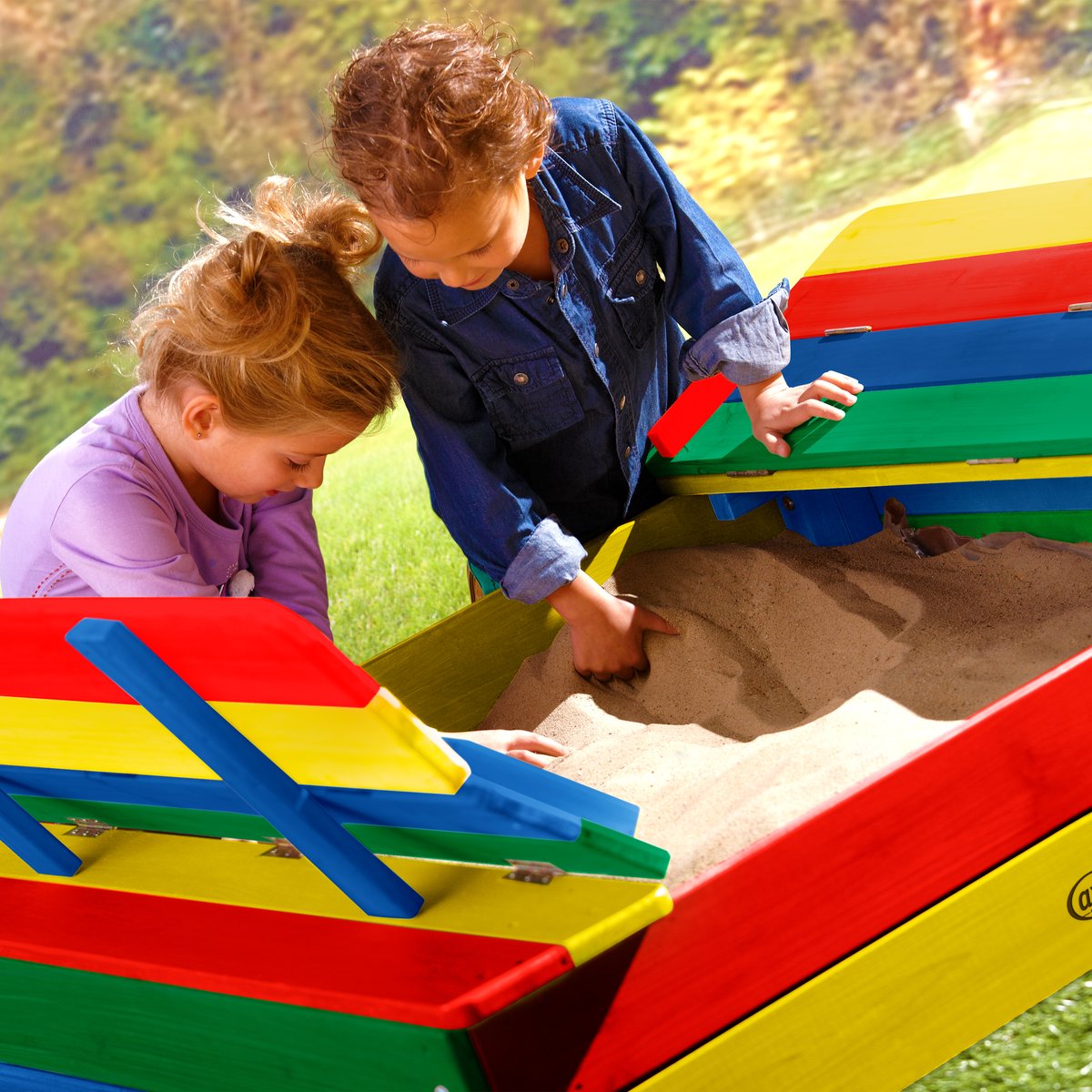 AXI Sandkasten Ella mit Bänken / Abdeckung, Regenbogen 100x95x20 cm AXI Sandkasten Ella mit Bänken / Abdeckung, Regenbogen 100x95x20 cm