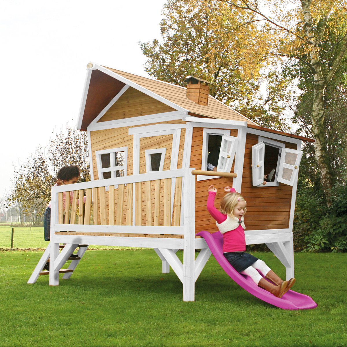 Stelzenhaus Emma mit Rutsche, Holzspielhaus im HexenhausStil von AXI