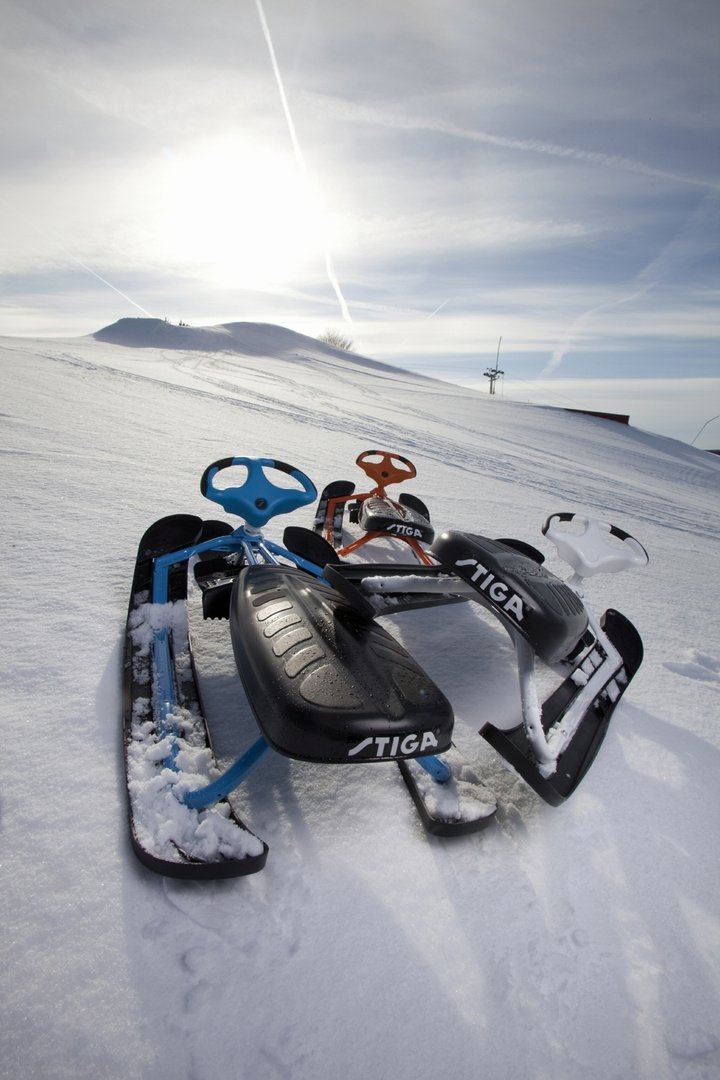Schlitten SNOWRACER Curve PRO Graphite Grey/Black STIGA® Rennrodel