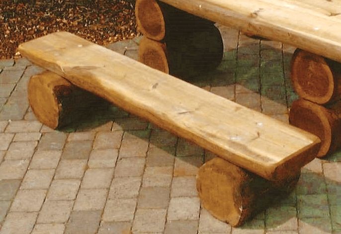 32+ Baumstamm Holzbank Rustikal, Die bank aus einem halbrunden stamm